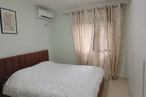 Shtepi ne shitje Apartament ne Tirane, 1+1, Mobilimi E mobiluar, Pagesa 125,000  Euro.