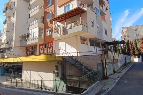 Ambient biznesi ne shitje 1+1 ne Tirane - 340,000 Euro