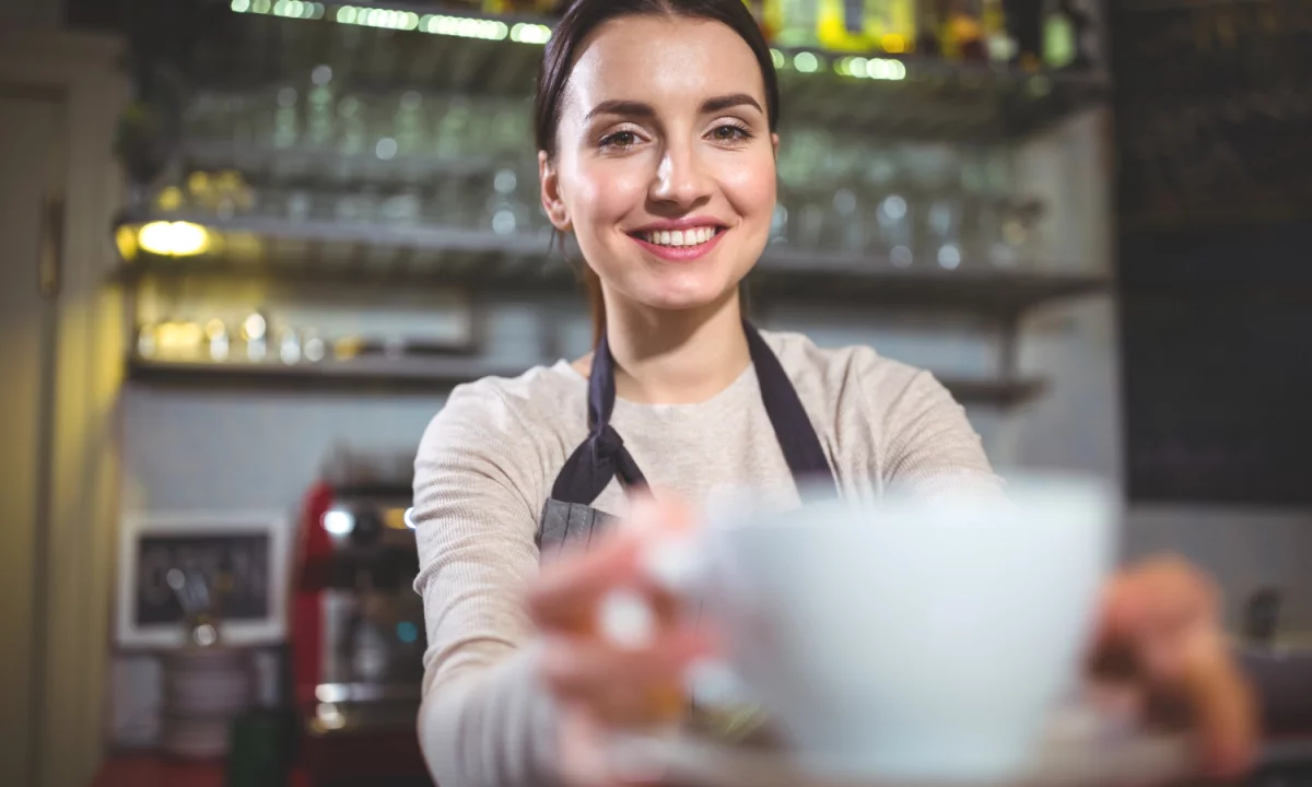 Njoftime Pune ne Tirane, Profesioni Banakiere/Kamarier , Fillestar/Pak eksperience, Pagesa Me Marreveshje.