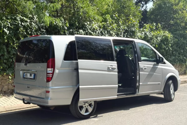 Mercedes-Benz Viano – Automat | 2.2 Nafte Duke Filluar nga 90 Euro Dita