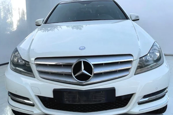 Makina me qera ne Tirane - 40 Euro