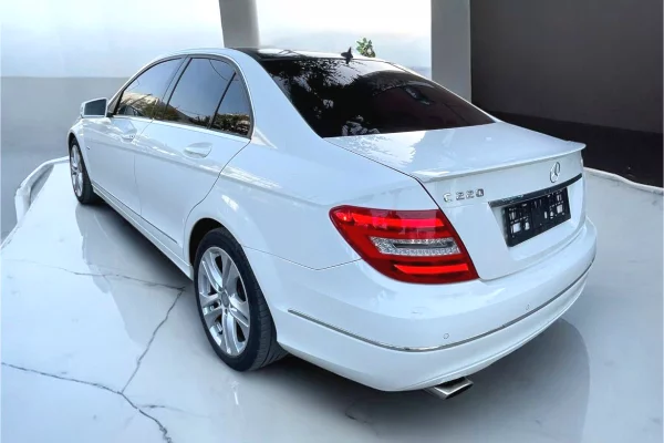 Makina me qera ne Tirane - 40 Euro