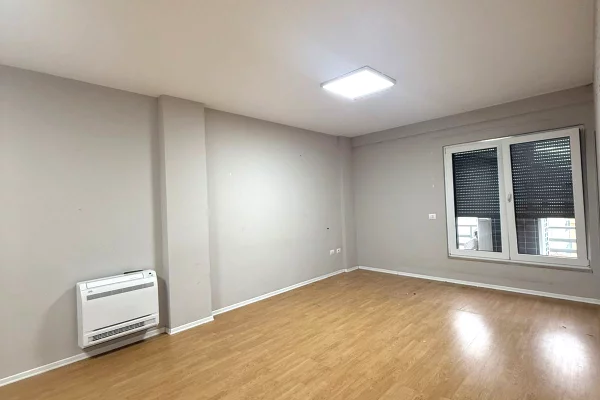 Business Property for Rent 3+1 in Tirana - 800 Euro