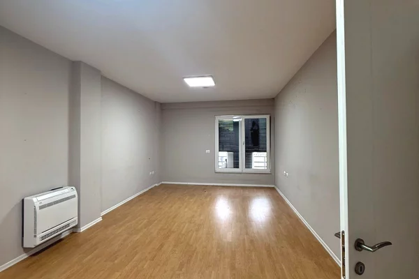 Business Property for Rent 3+1 in Tirana - 800 Euro