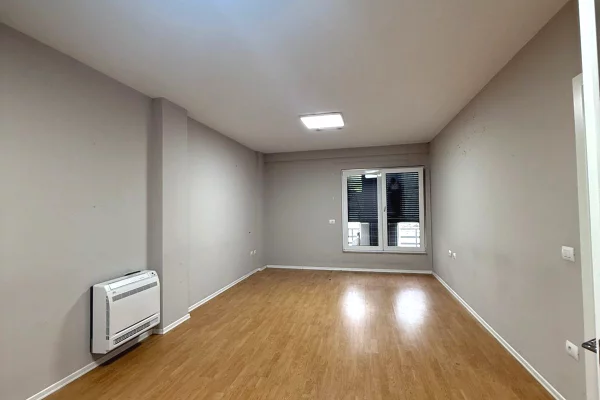 Eskluzive, Jepet me qera apartament bosh 2+1 + post parkimi 