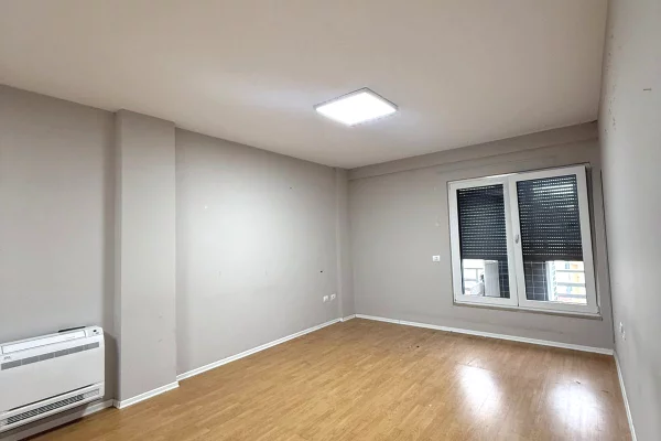 Eskluzive, Jepet me qera apartament bosh 2+1 + post parkimi 