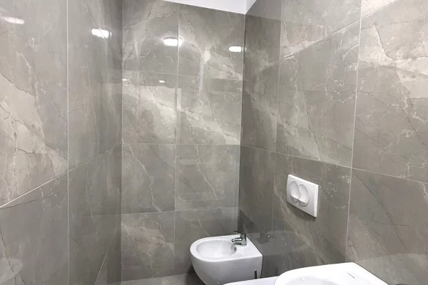 Eskluzive, Jepet me qera apartament bosh 2+1 + post parkimi 