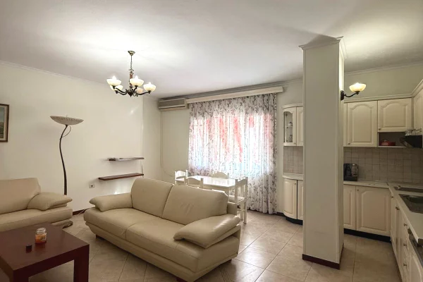 Shtepi me qera Apartament ne Tirane, 2+1, Mobilimi E mobiluar, Pagesa 750  Euro.