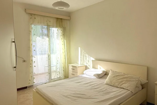 Shtepi me qera Apartament ne Tirane, 2+1, Mobilimi E mobiluar, Pagesa 750  Euro.