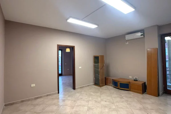Shtepi me qera 3+1 ne Tirane - 800 Euro