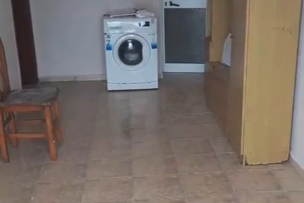 Shtepi me qera Apartament ne Tirane, 3+1, Mobilimi E mobiluar, Pagesa 40,000  Leke.