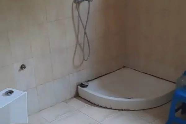 Shtepi me qera Apartament ne Tirane, 3+1, Mobilimi E mobiluar, Pagesa 40,000  Leke.