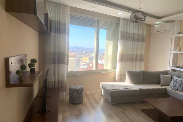 Shtepi me qera Apartament ne Tirane, 2+1, Mobilimi E mobiluar, Pagesa 45,000  Leke.