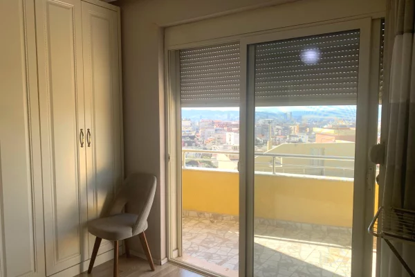 Shtepi me qera Apartament ne Tirane, 2+1, Mobilimi E mobiluar, Pagesa 45,000  Leke.