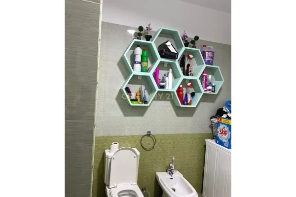 Shtepi me qera Apartament ne Tirane, 2+1, Mobilimi E mobiluar, Pagesa 500  Euro.