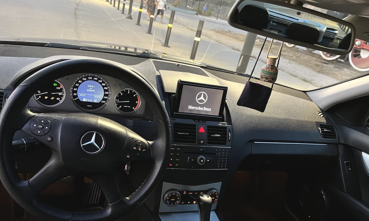 Cars for sale in Tirana, Mercedes-Benz, 2009 Diesel,Kambio Automatik Payment 5,800  Euro.