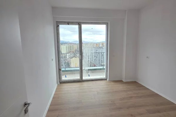 Shtepi ne shitje Apartament ne Tirane, 3+1, Mobilimi Bosh, pa mobiluar, Pagesa 560,000  Euro.