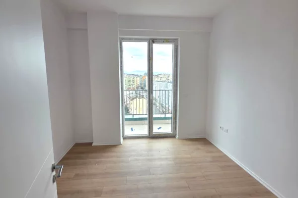 Shtepi ne shitje Apartament ne Tirane, 3+1, Mobilimi Bosh, pa mobiluar, Pagesa 560,000  Euro.