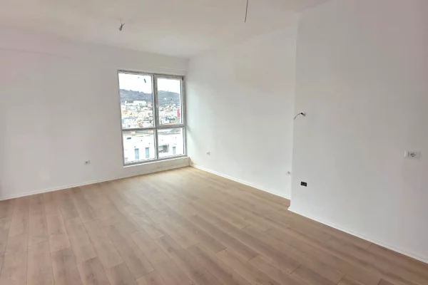 Shtepi ne shitje Apartament ne Tirane, 3+1, Mobilimi Bosh, pa mobiluar, Pagesa 560,000  Euro.