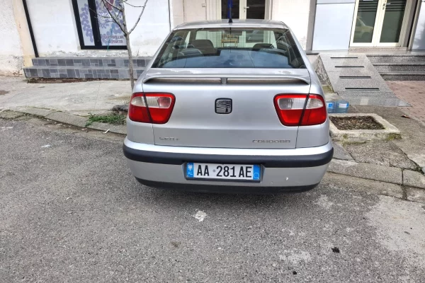 Makina ne shitje ne Elbasan - 1,500 Euro