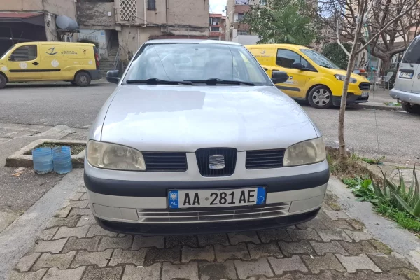 Makina ne shitje ne Elbasan - 1,500 Euro