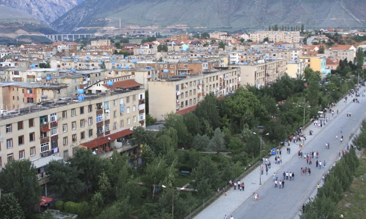 Shtepi ne shitje Apartament ne Kukes, 2+1, Mobilimi Bosh, pa mobiluar, Pagesa 85,000  Euro.