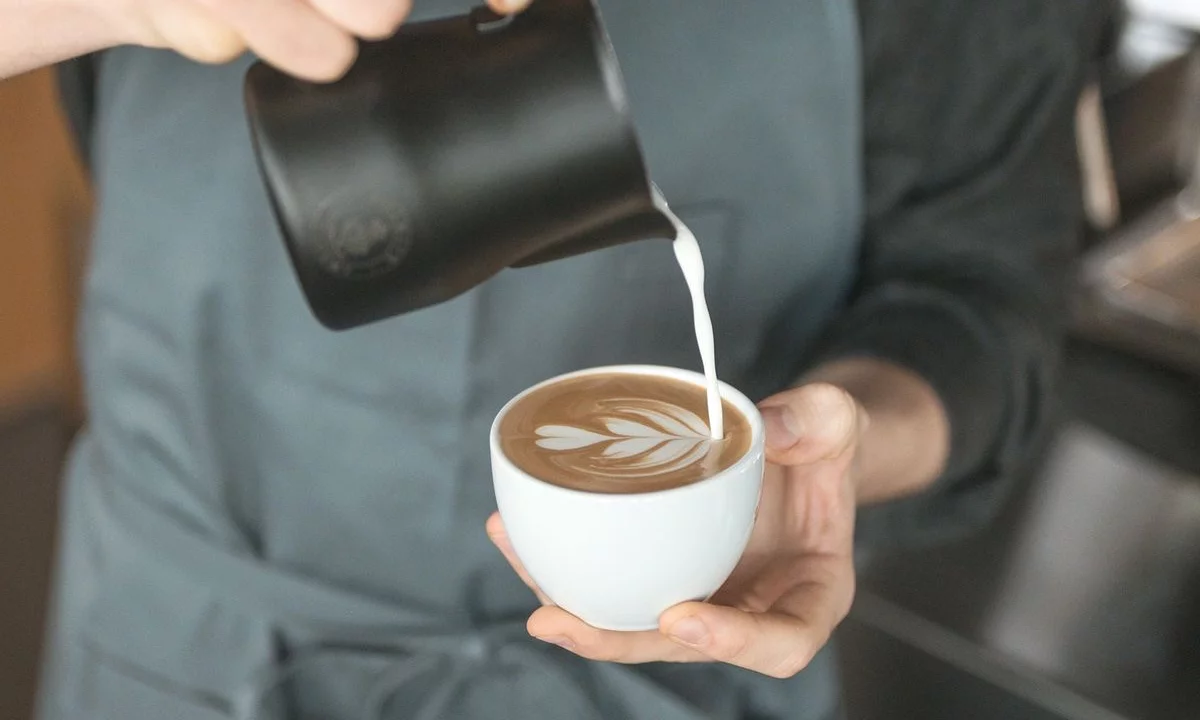 Njoftime Pune ne Tirane, Profesioni Banakier , Me eksperience, Pagesa 55,000  Leke.