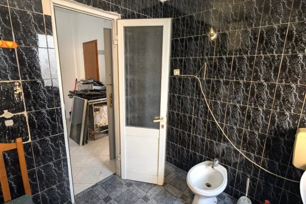 Shtepi me qera Apartament ne Tirane, 2+1, Mobilimi E mobiluar, Pagesa 500  Euro.