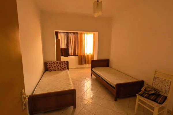 Shtepi me qera Apartament ne Tirane, 2+1, Mobilimi E mobiluar, Pagesa 500  Euro.