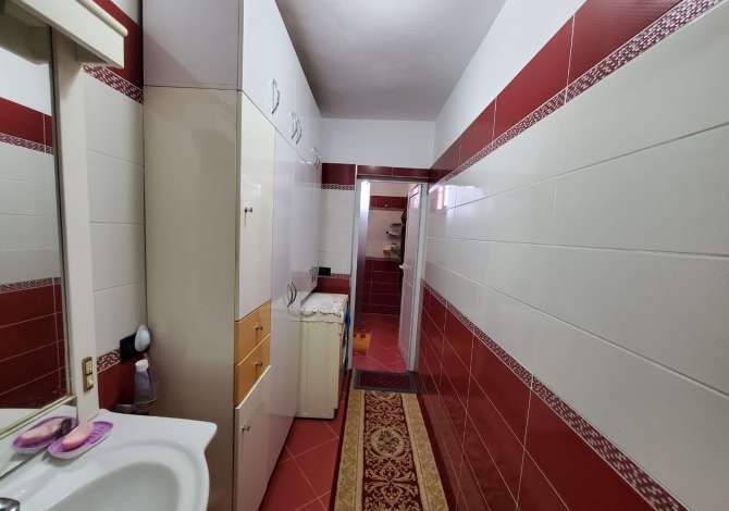 Shtepi me qera Apartament ne Tirane, 3+1, Mobilimi E mobiluar, Pagesa 500  Euro.