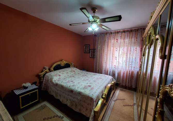 Shtepi me qera Apartament ne Tirane, 3+1, Mobilimi E mobiluar, Pagesa 500  Euro.