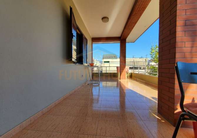 Shtepi ne shitje Vila Luksoze ne Tirane, 4+1, Mobilimi Bosh, pa mobiluar, Pagesa 270,000  Euro.