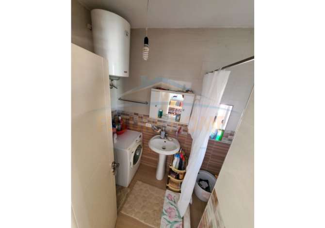 Shtepi ne shitje Apartament ne Tirane, Garsoniere, Mobilimi Pjeserisht e mobiluar, Pagesa 55,000  Euro.