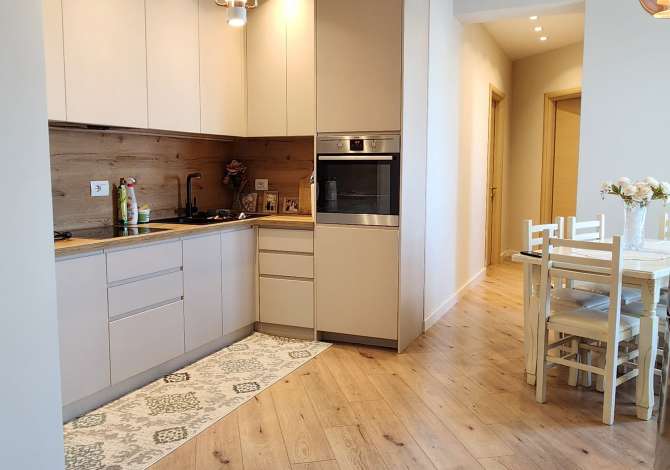 Shtepi me qera 2+1 ne Tirane - 650 Euro