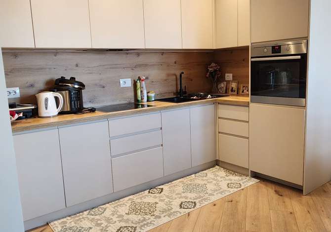 Shtepi me qera 2+1 ne Tirane - 650 Euro
