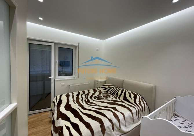 Shtepi ne shitje Apartament ne Tirane, 2+1, Mobilimi Bosh, pa mobiluar, Pagesa 160,000  Euro.