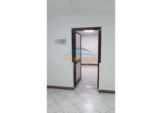 Shitet ambjent biznesi Rruga Irfan Tomini