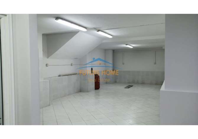 Shitet ambjent biznesi Rruga Irfan Tomini