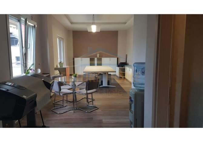 Ambient biznesi me qera 3+1 ne Tirane - 500 Euro