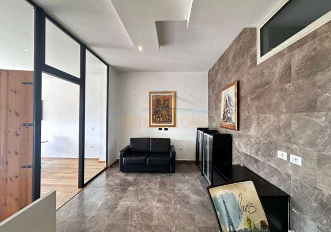 Ambient biznesi me qera 3+1 ne Tirane - 1,500 Euro