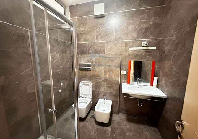 Ambient Biznesi per qira, Garda , Blloku.