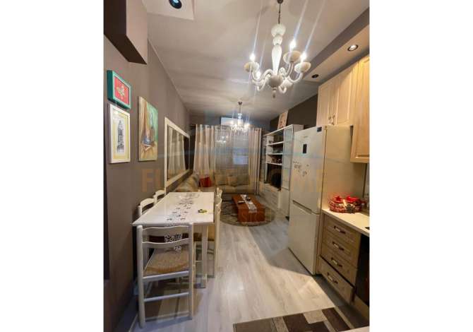 Shtepi me qera 2+1 ne Tirane - 1,000 Euro