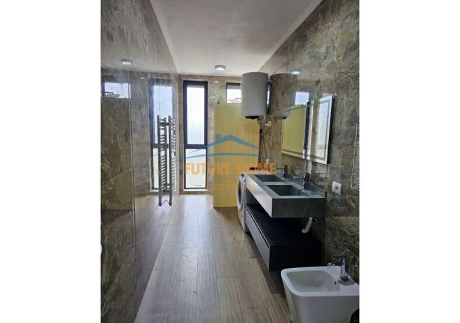 Shtepi ne shitje Apartament ne Tirane, 2+1, Mobilimi E mobiluar, Pagesa 250,000  Euro.