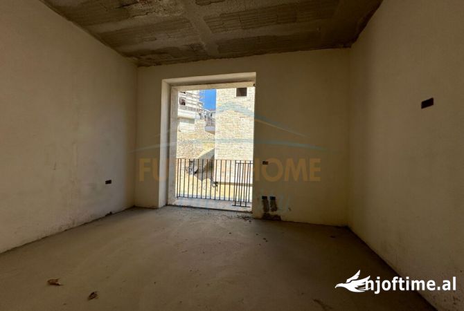 Shtepi ne shitje 3+1 ne Tirane - 450,000 Euro