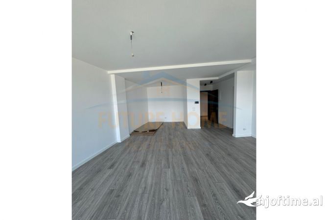 Shtepi me qera 2+1 ne Tirane - 1,300 Euro