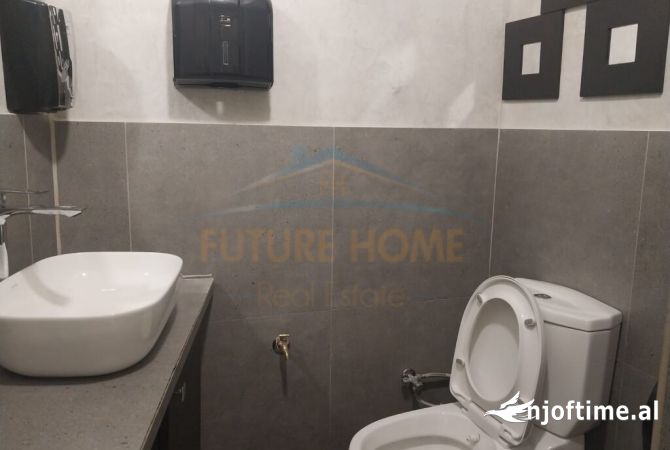 Ambient biznesi me qera 2+1 ne Tirane - 2,300 Euro
