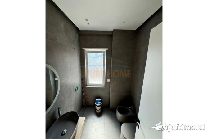 Ambient biznesi me qera 3+1 ne Tirane - 1,600 Euro
