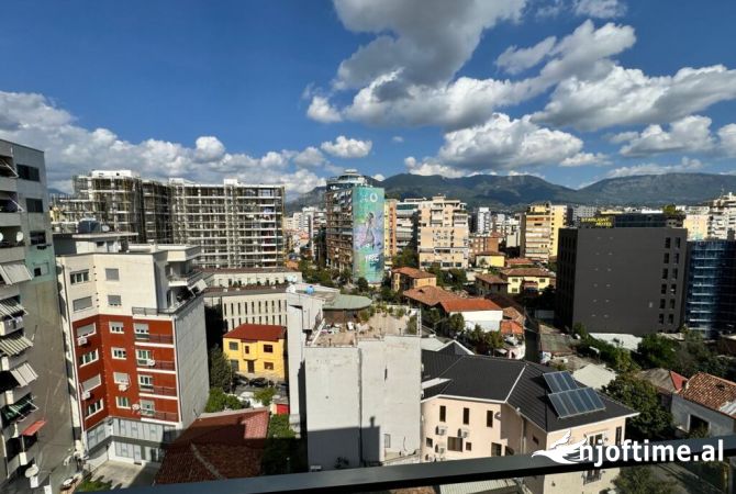Ambient biznesi me qera 3+1 ne Tirane - 1,600 Euro