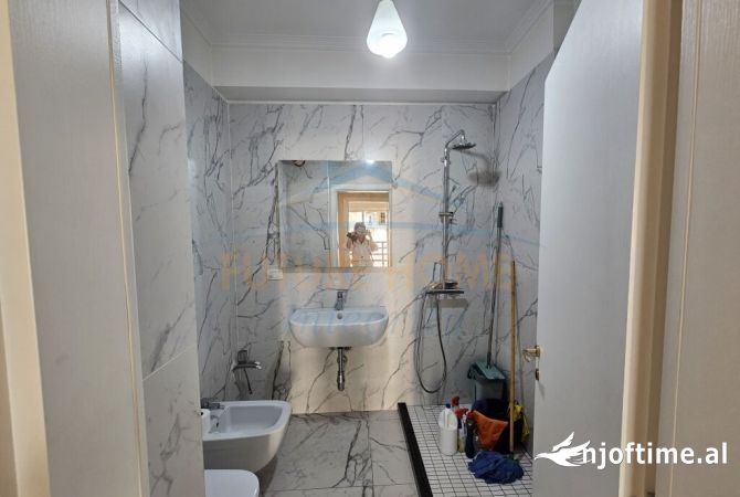 Shtepi me qera 2+1 ne Tirane - 750 Euro