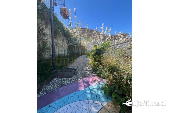 Shtepi ne shitje 3+1 ne Tirane - 195,000 Euro